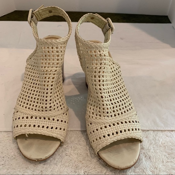 Sam Edelman Ivory heel sandal size 8, basket weave leather upper. Chunky heel - Picture 3 of 11
